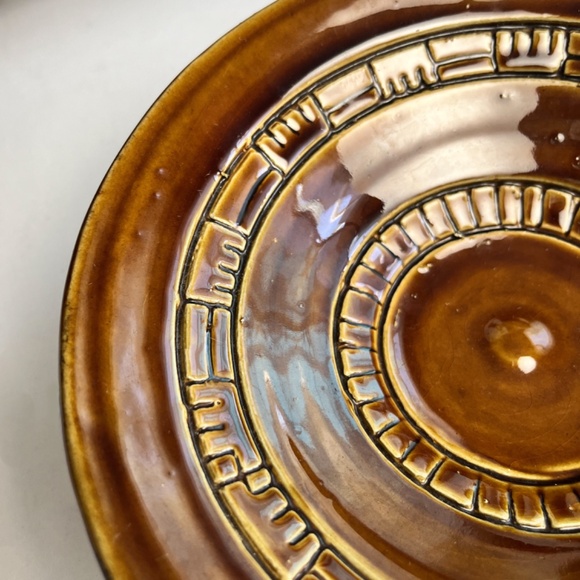 Vintage Van Briggle Art Pottery Bowl Dark Honey Hand Carved Signed — 7" dia - Picture 3 of 8